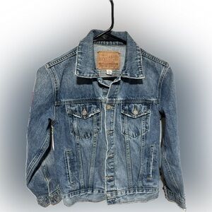 Lucky Brand women Blue Denim Jacket the tomboy trucker style